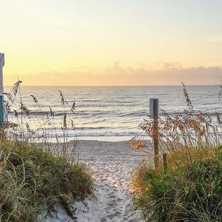 Condo With Balcony And Pool Walk To 2 Beach Accesses! Carolina Beach Eksteriør bilde