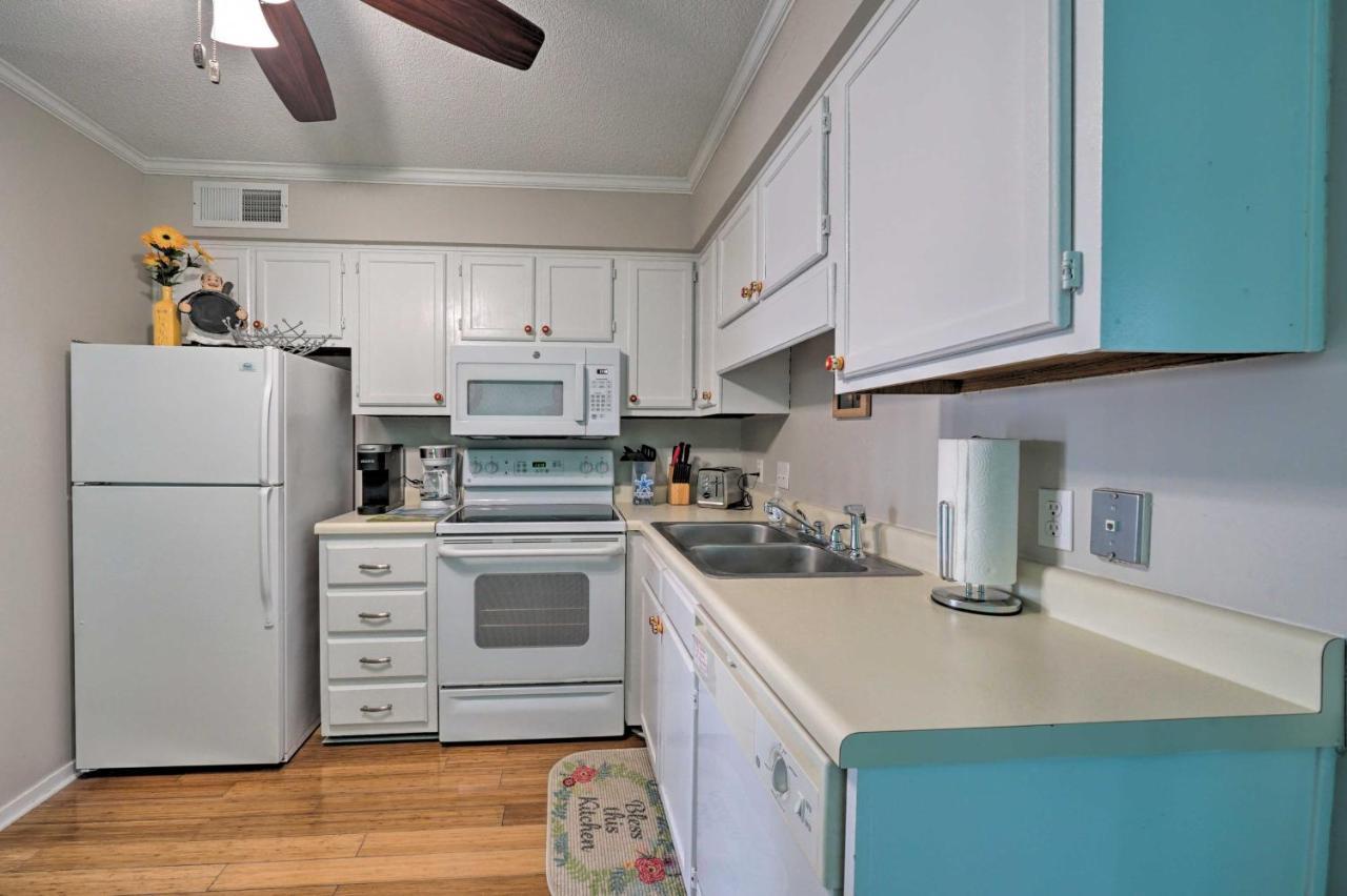 Condo With Balcony And Pool Walk To 2 Beach Accesses! Carolina Beach Eksteriør bilde