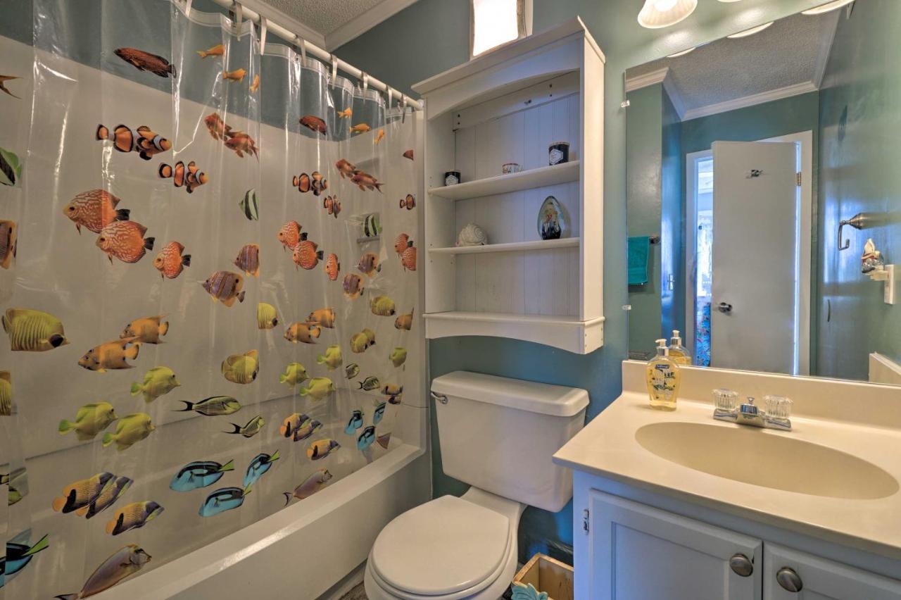 Condo With Balcony And Pool Walk To 2 Beach Accesses! Carolina Beach Eksteriør bilde